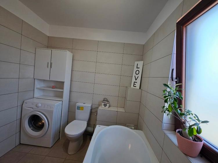 Apartament cu 2 camere semidecomandat, mobilat în Giroc
