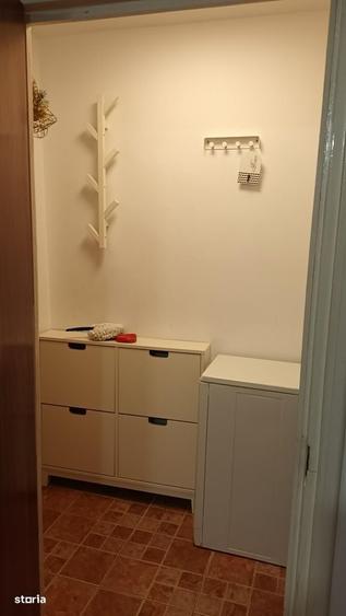 Garsonieră decomandată în Costin Georgian