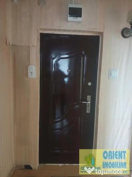 Apartament cu 2 camere semidecomandat în Tomis II