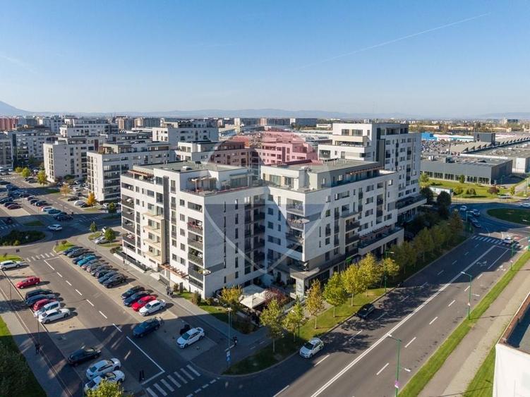 Apartament cu 2 camere decomandat, mobilat în Tractorul