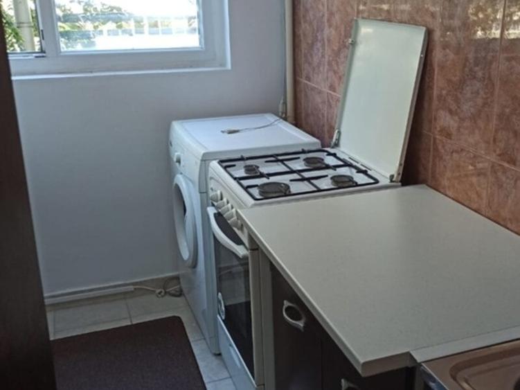 Apartament cu 2 camere semidecomandat în Iancului