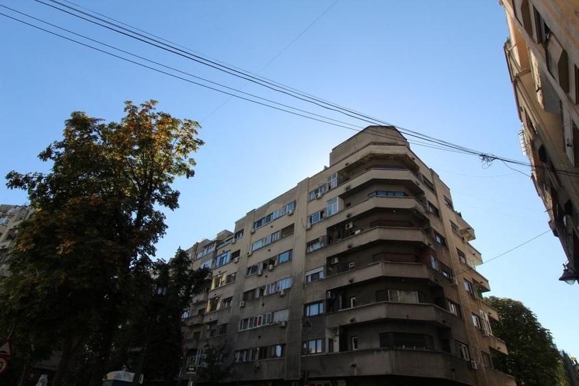 Apartament cu 2 camere decomandat, mobilat în Lahovari