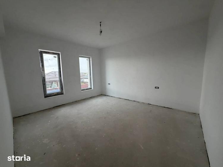 Casă cu 5 camere cu Teren 430 Mp în Central