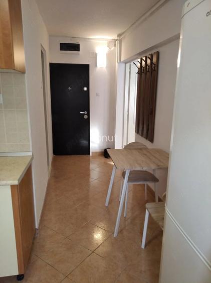 Apartament 2 camere, et 1 de vanzare in Gherla