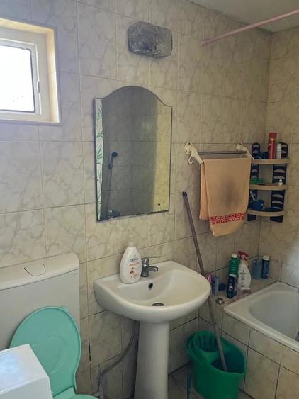 Casă cu 3 camere cu Teren 1759 Mp în Poarta Albă