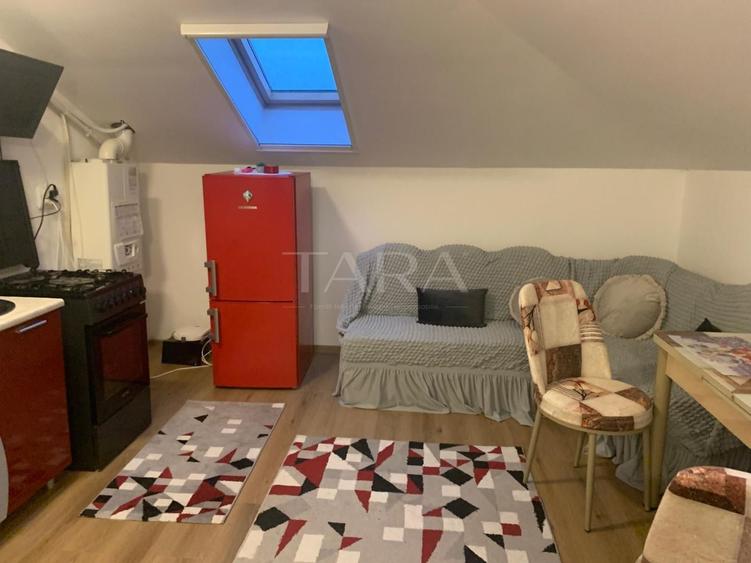 Apartament cu 3 camere decomandat în Florești