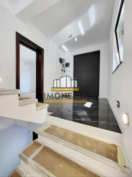 Casă individuală cu 5 camere cu Canalizare în Titan