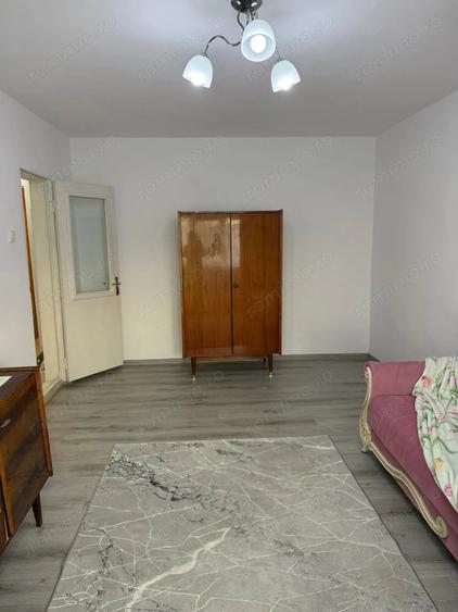 Apartament cu 2 camere decomandat în Est