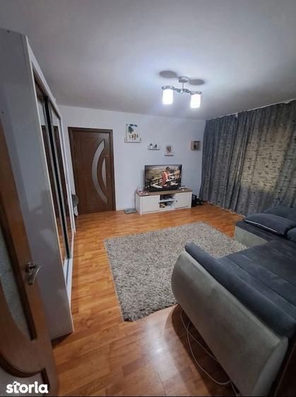 Apartament cu 2 camere semidecomandat în Calea București