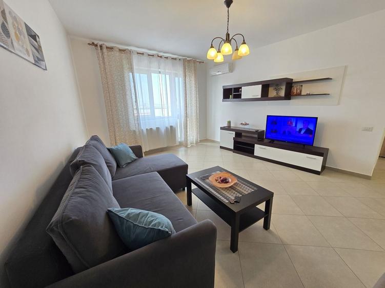 Apartament cu 2 camere decomandat în Parcul Carol