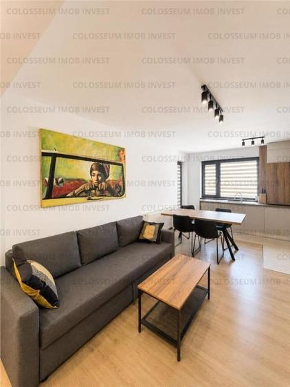 Apartament cu 3 camere decomandat în Tractorul