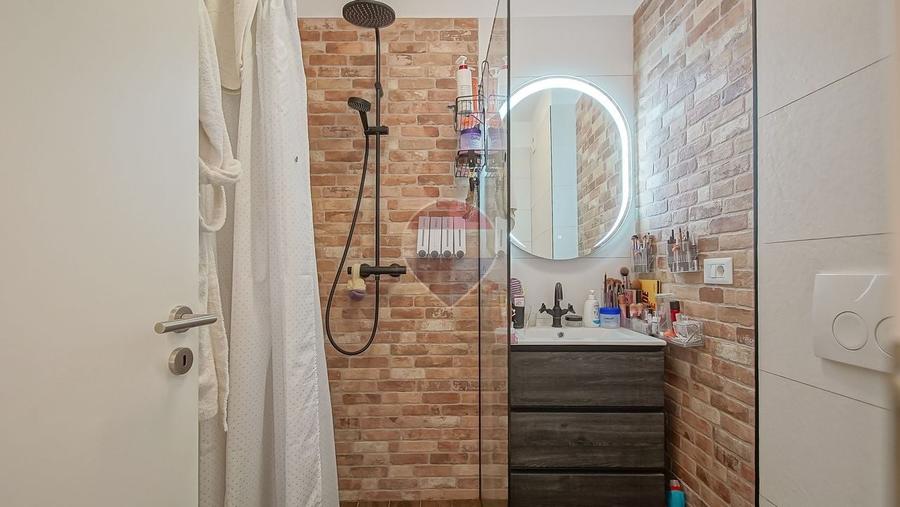 Apartament cu 3 camere decomandat, mobilat în Tractorul