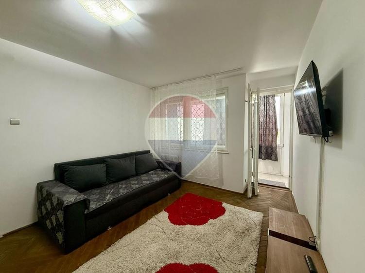 Apartament cu 2 camere semidecomandat, mobilat în Vatra Luminoasă