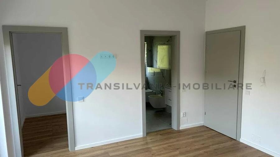 Duplex cu 4 camere cu Canalizare în Florești