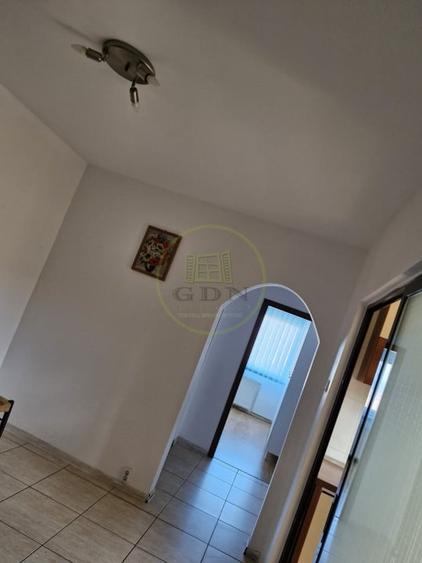 Apartament cu 3 camere decomandat, mobilat în Vasile Aaron
