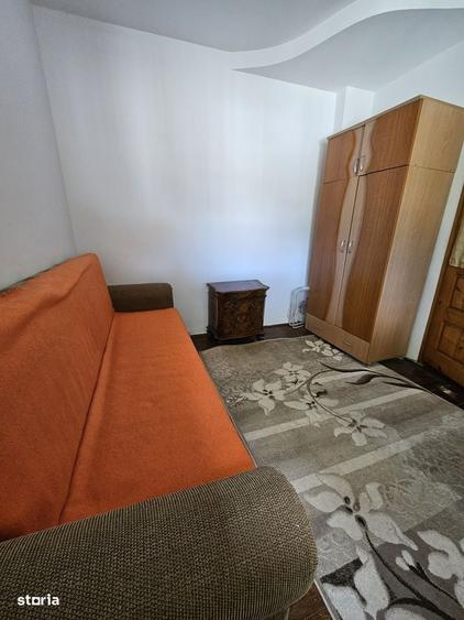 Apartament cu 3 camere decomandat în Universității