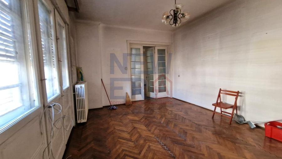 Casă individuală cu 15 camere cu Canalizare în Unirii
