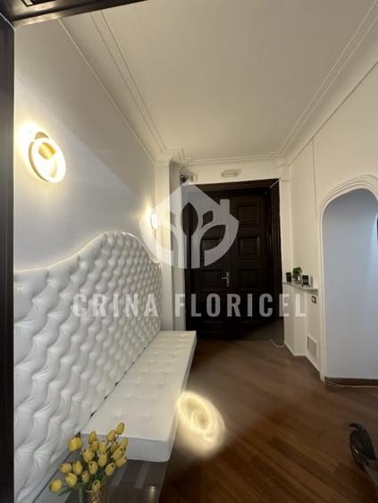 Apartament cu 5 camere decomandat în Calea Victoriei