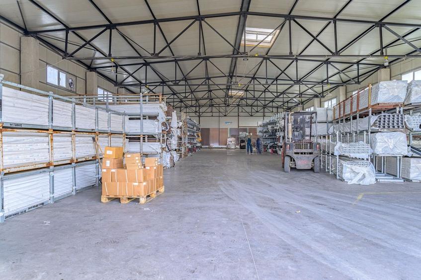 Spațiu industrial, de 3,550 mp, în Central