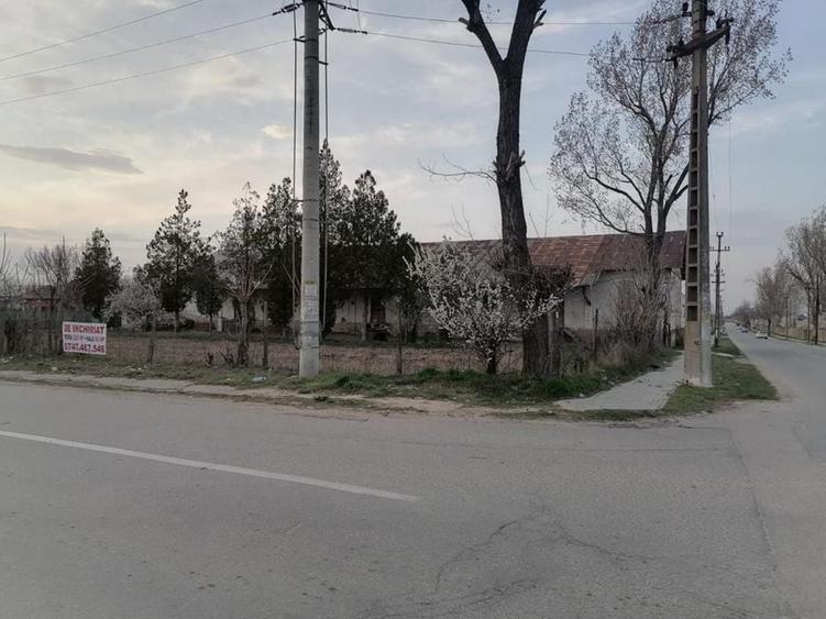 Spațiu comercial, de 2,200 mp, în Izbiceni