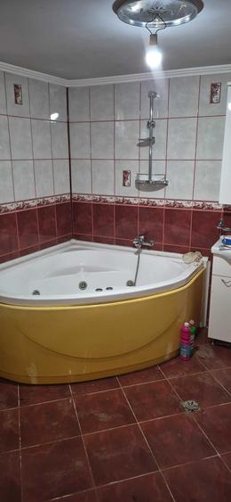 Casă cu 4 camere în Comana
