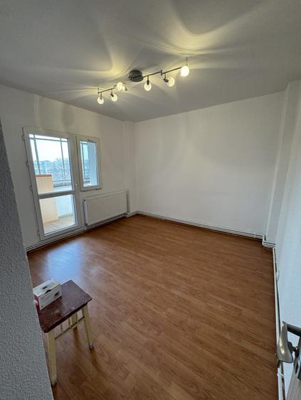 Apartament cu 3 camere decomandat în Democrației