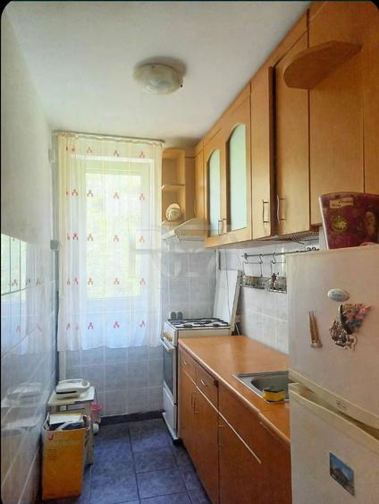 Apartament cu 4 camere semidecomandat, mobilat în Drumul Taberei