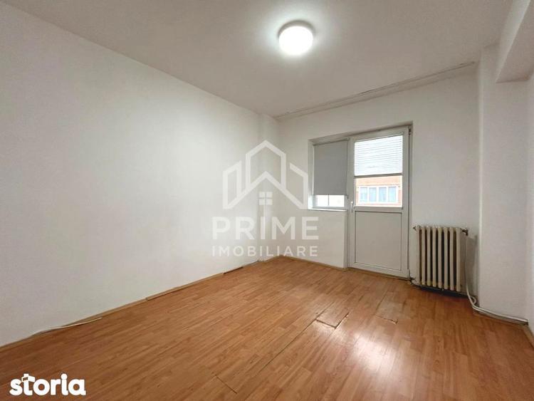 Apartament cu 3 camere decomandat în Cetate