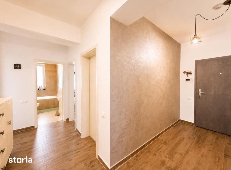 Apartament cu 3 camere decomandat în Tractorul