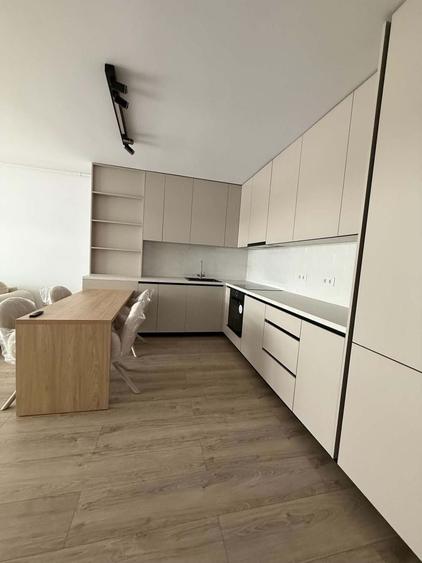 Apartament cu 2 camere semidecomandat, mobilat în Florești — fotografia 3