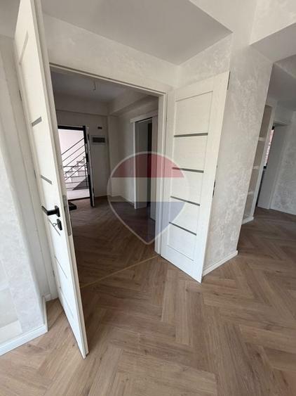 Apartament cu 3 camere decomandat, mobilat în 1 Mai