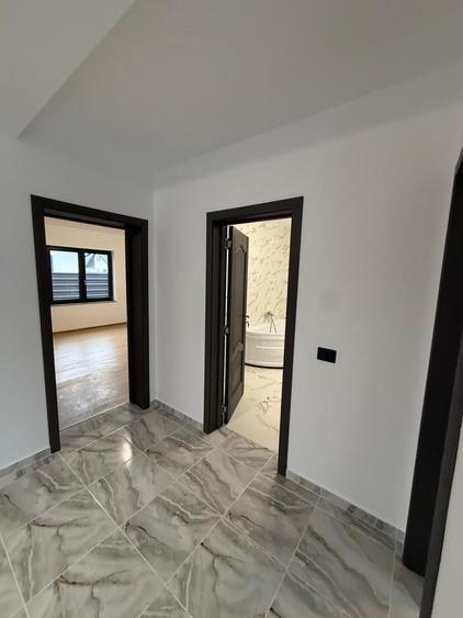 Casă individuală cu 3 camere cu Teren 400 Mp în Letea