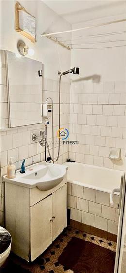 Apartament cu 2 camere semidecomandat în Craiovei