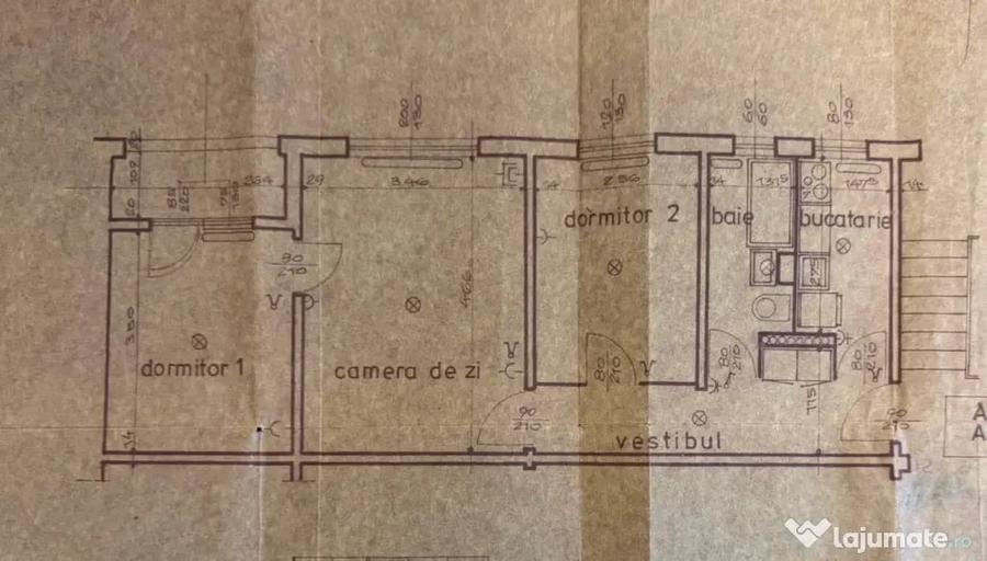 Apartament cu 3 camere semidecomandat în Casa de Cultură