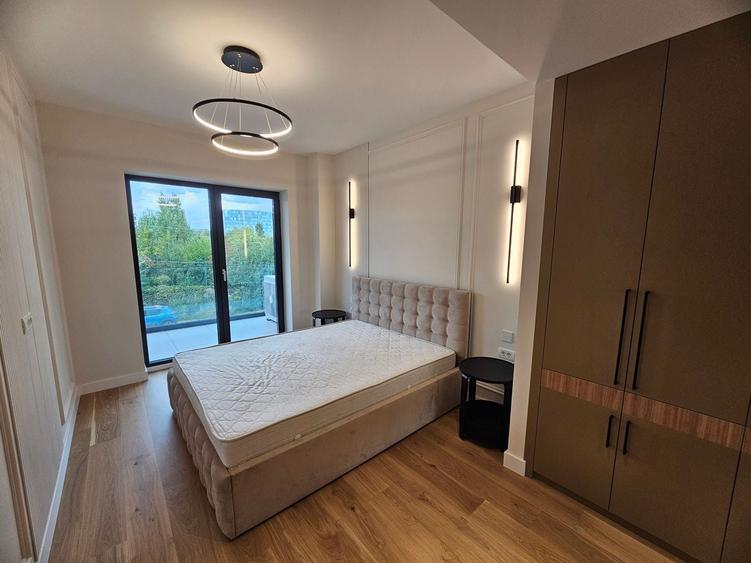 Apartament cu 3 camere decomandat în Băneasa
