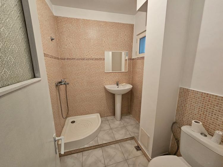 Apartament cu 3 camere decomandat în Națiunile Unite