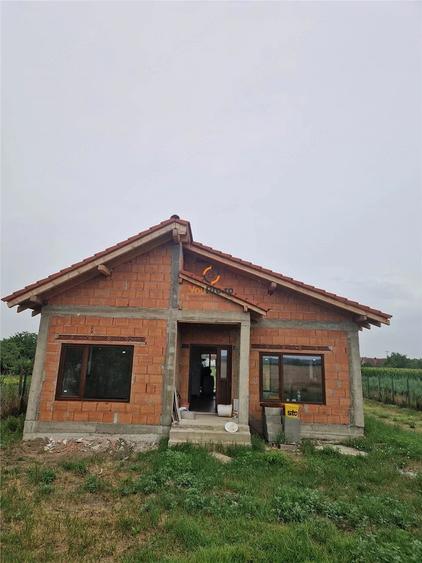 Casă cu 1 camere cu Teren 750 Mp în Dragșina