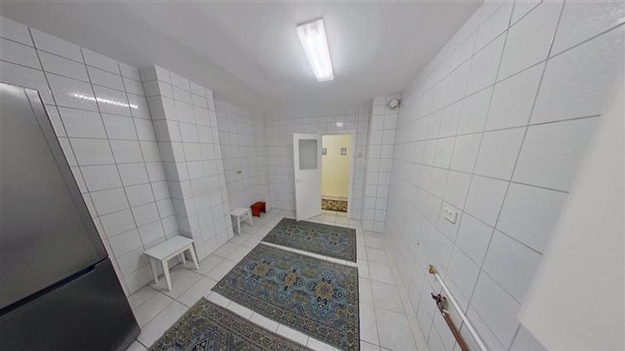 Apartament cu 3 camere decomandat în Astra