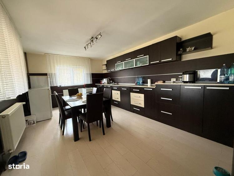 Casă cu 4 camere cu Teren 713 Mp în Cârcea