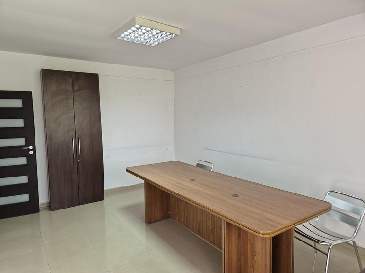 Apartament cu 4 camere în Central