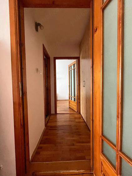 Apartament cu 2 camere semidecomandat în Dâmbovița