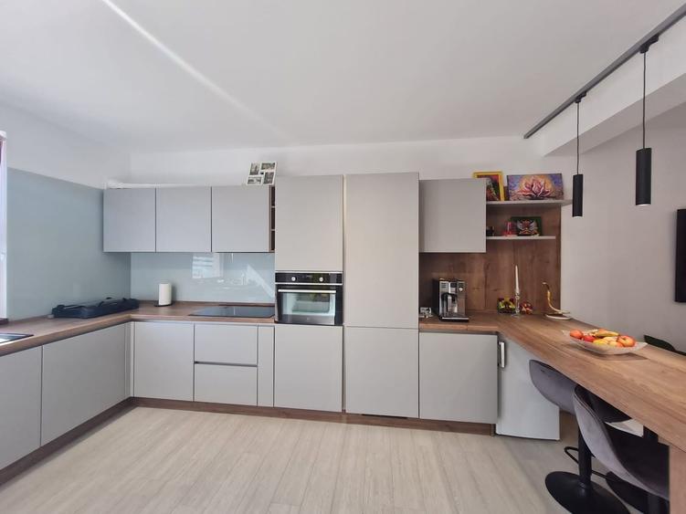 Duplex cu 3 camere cu Piscina în Chișoda