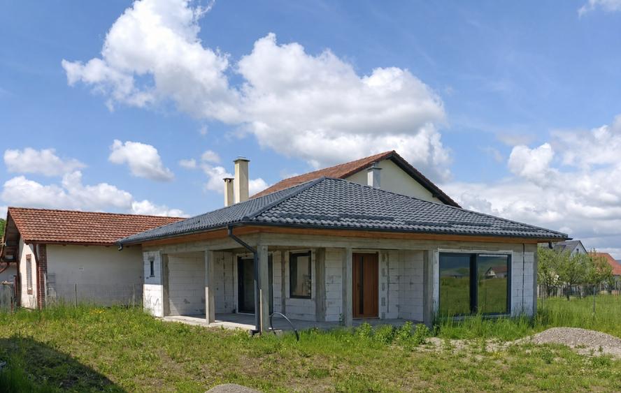 Casă individuală cu 2 camere cu Teren 600 Mp în Solovăstru