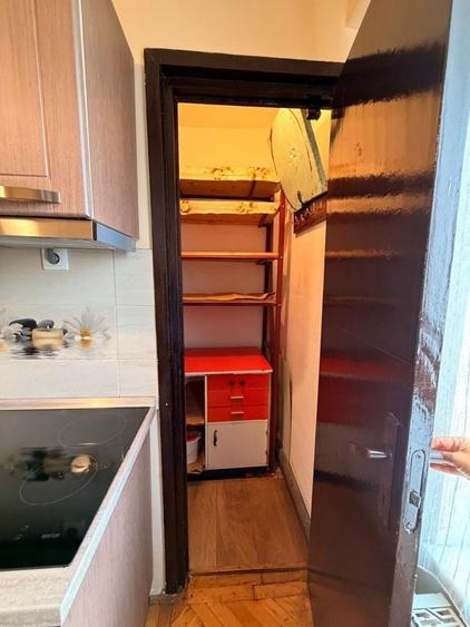 Apartament cu 3 camere semidecomandat în Exterior Vest