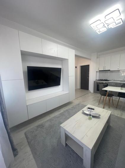 Apartament cu 2 camere semidecomandat în Militari