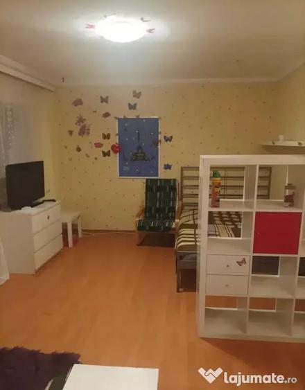 Garsonieră decomandată în Canta