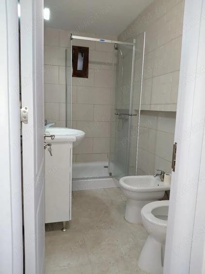 Apartament cu 3 camere decomandat în 1 Decembrie