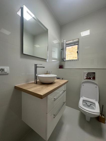 Casă cu 5 camere cu Teren 600 Mp în Strejnicu