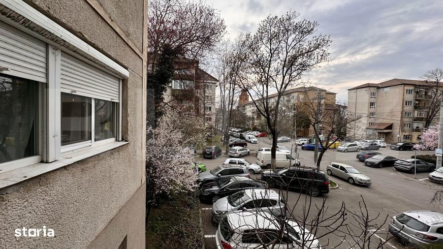 Apartament cu 3 camere decomandat în Decebal