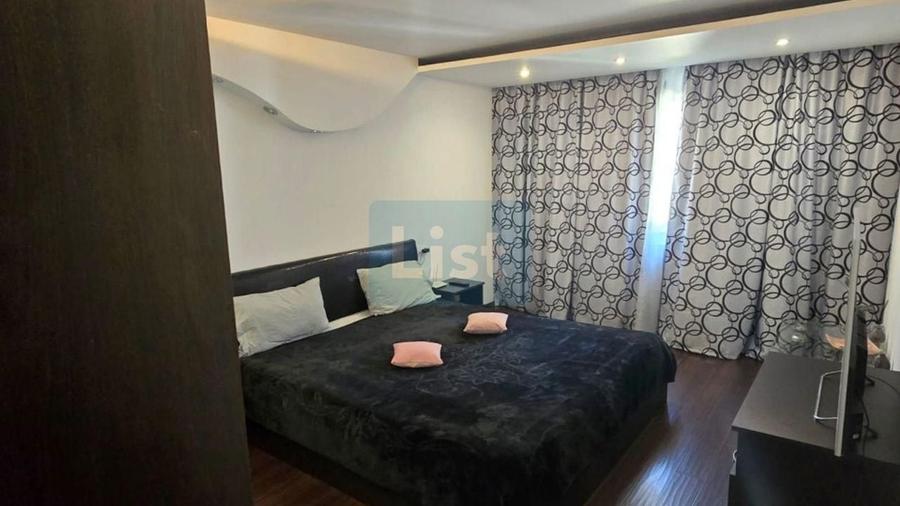 Apartament cu 3 camere, mobilat în